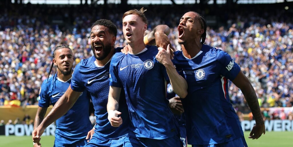 Jogadores do Chelsea celebram gol - Premier League