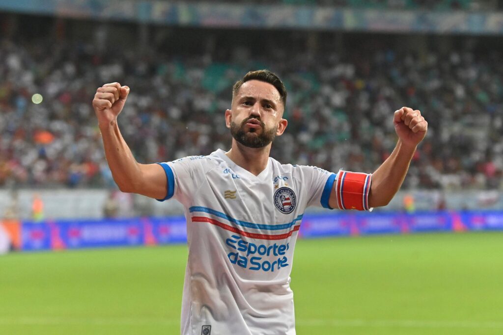 Everton Ribeiro pelo Bahia