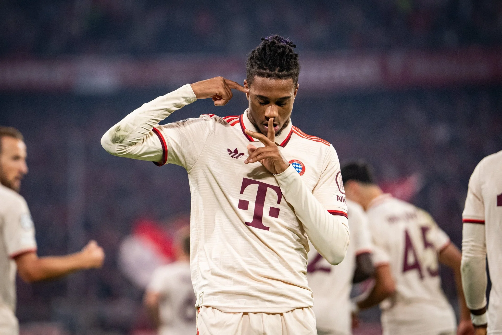 Olise em ação pelo Bayern - Bundesliga