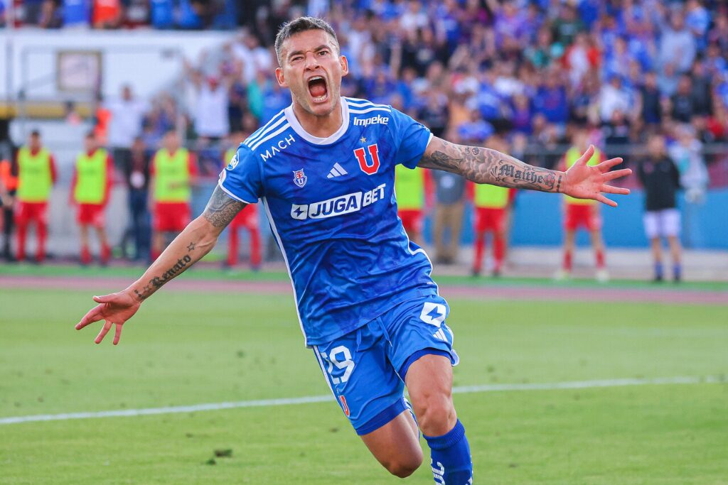 Charles Aránguiz pelo Universidad de Chile