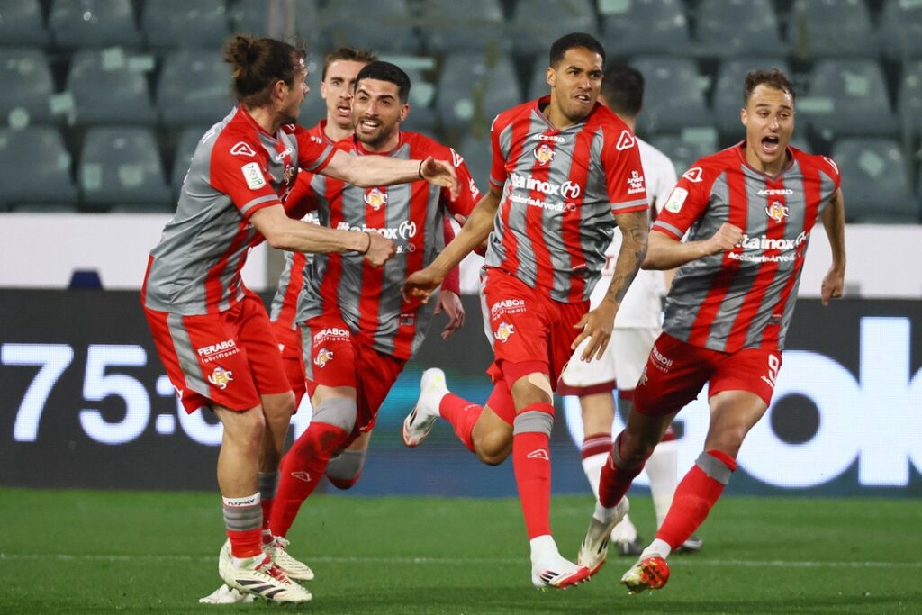 Jogadores do Cremonese