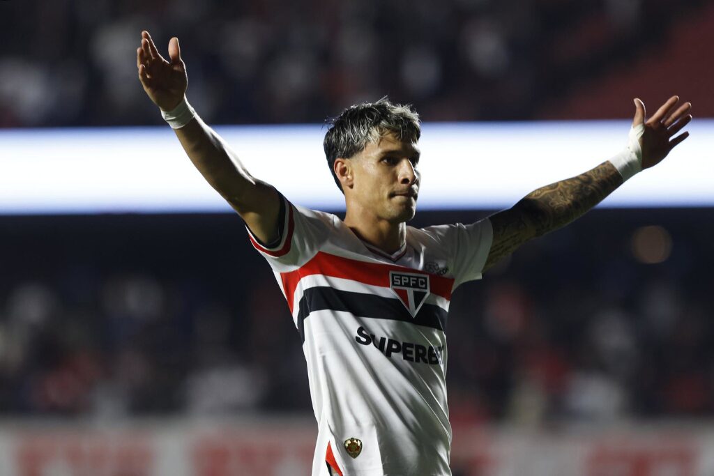 Ferreirinha pelo São Paulo