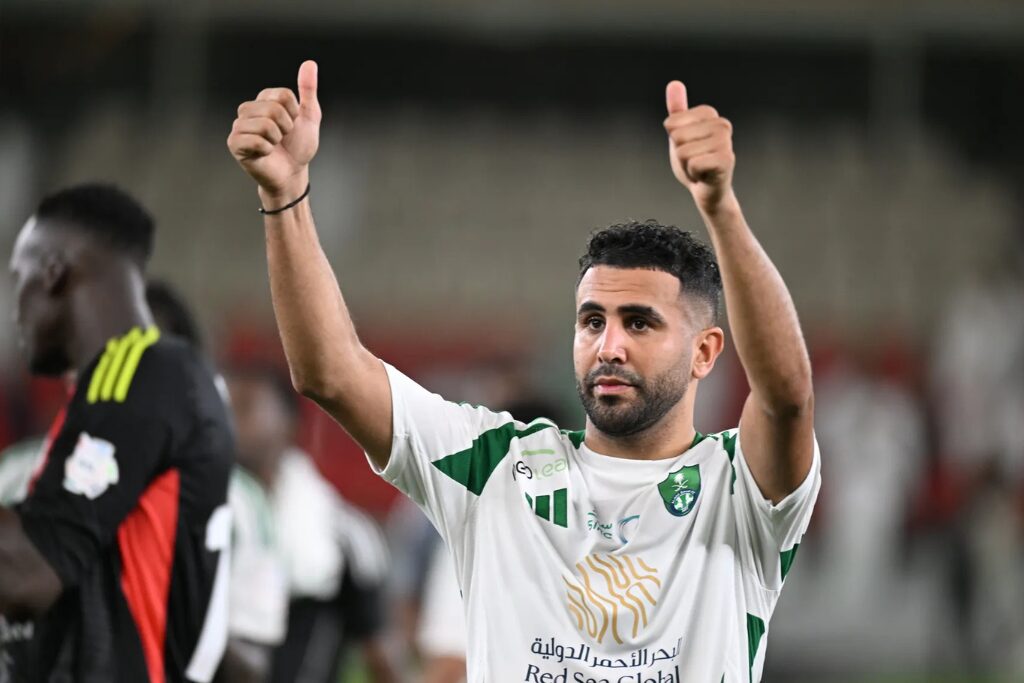 Mahrez em ação pelo Al-Ahli