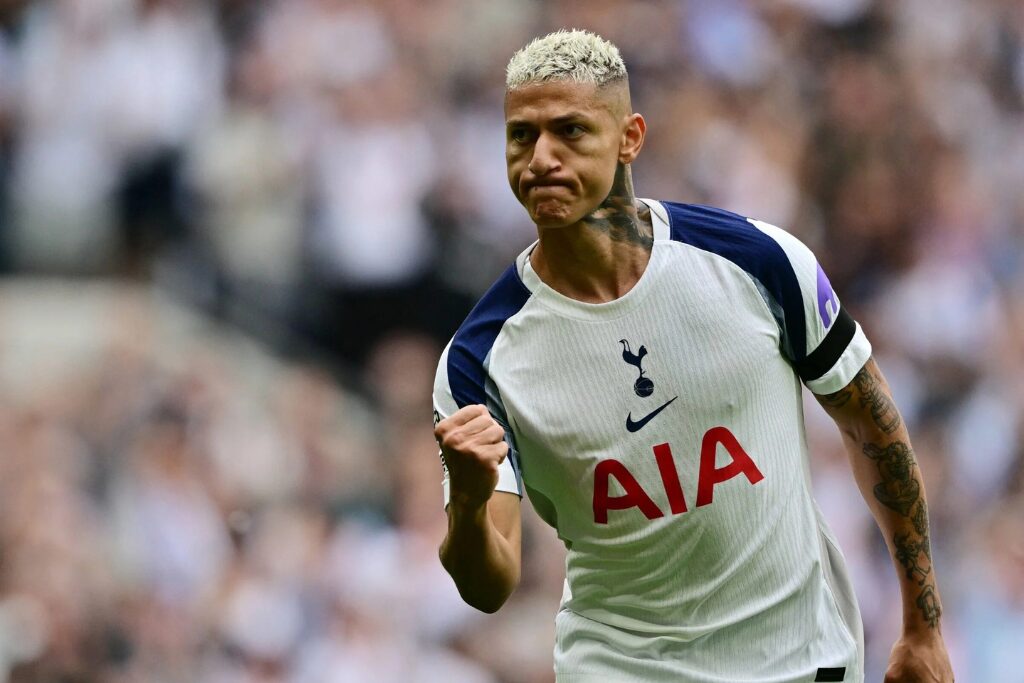 Richarlison em ação pelo Tottenham