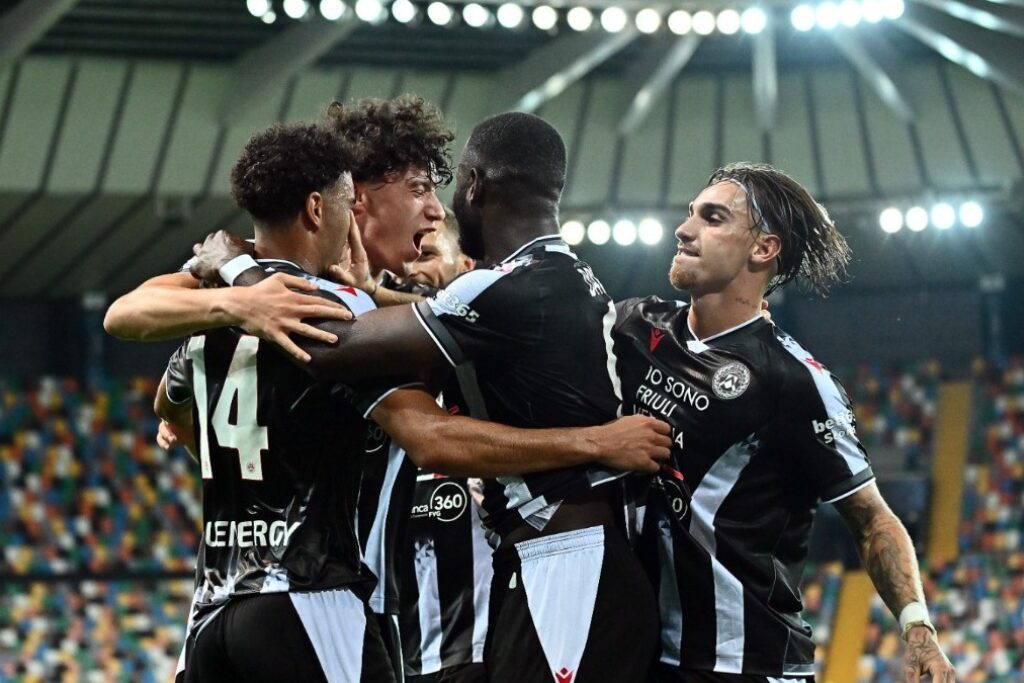 Jogadores da Udinese em ação