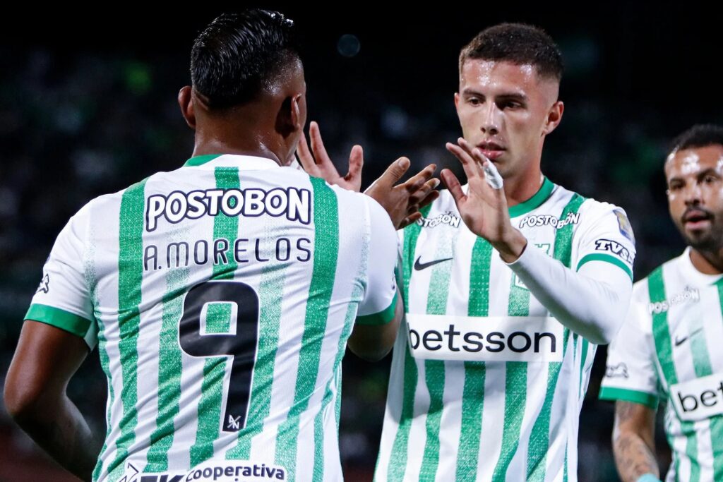 Jogadores do Atlético Nacional em ação