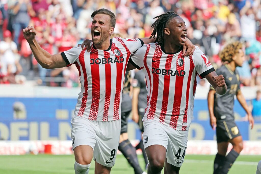 Jogadores do Freiburg em ação