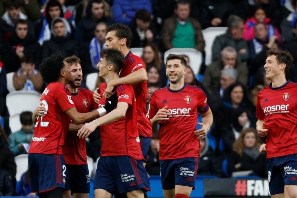 Jogadores do Osasuna em ação