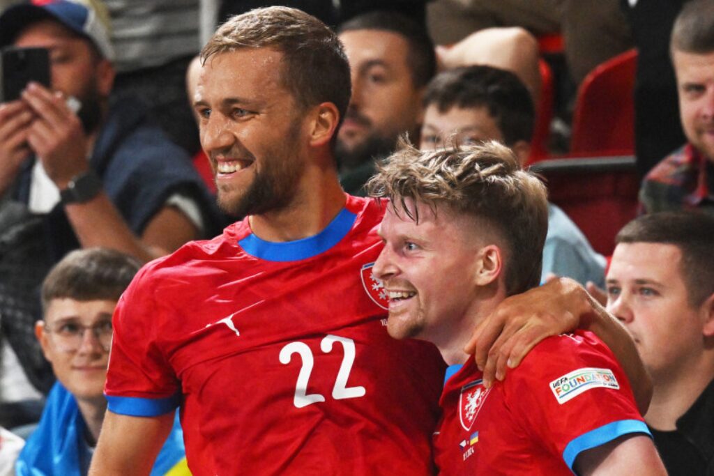 Jogadores da República Tcheca em ação
